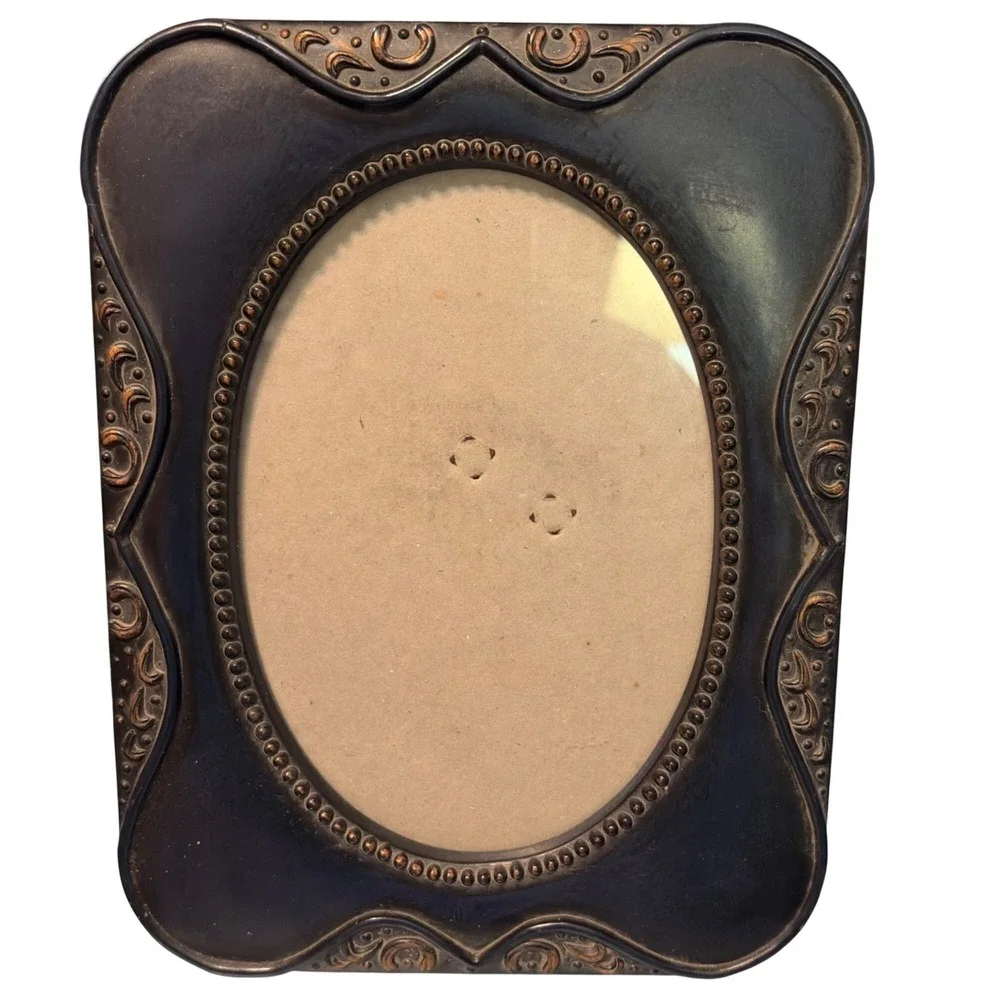 Vintage Ornate Victorian Bronze-Tone Photo Frame Oval Opening 7.5